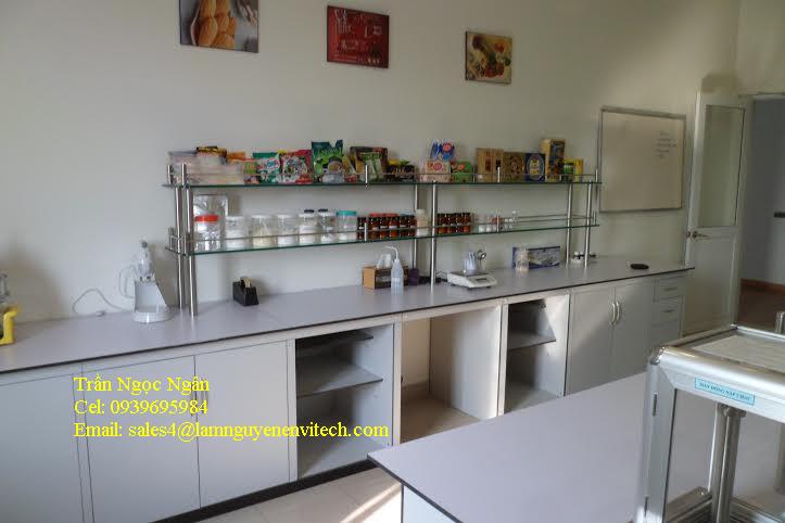 Bàn thí nghiệm áp tường